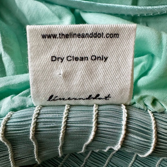 Line and Dot Peyton Top. Size M - Picture 10 of 11